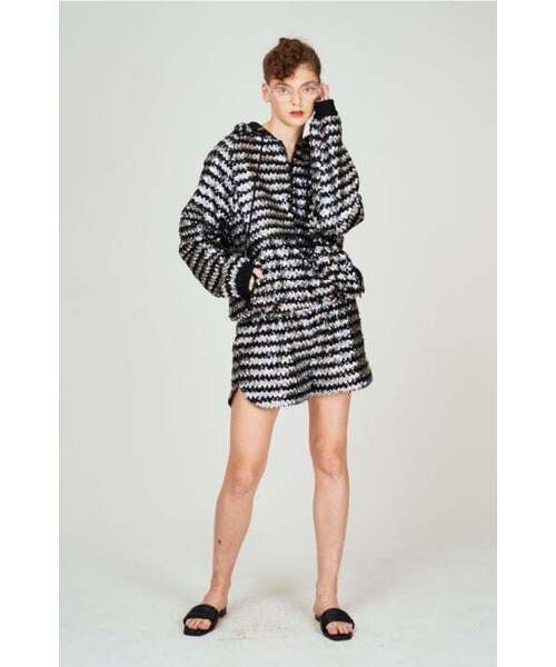 GREEDILOUS(グリディアス)の「ストライプスパンコールストリングショーツ(その他パンツ・レディース・その他・SMALL/MEDIUM/LARGE/X-SMALL)」の3枚目の写真