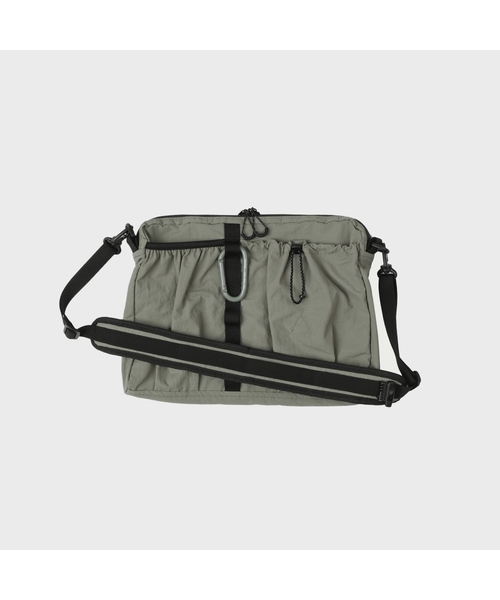 MMOGARDEN(エメモガーデン)の「mmo cross bag nylon slub (3colors)(メッセンジャーバッグ・レディース・ブラック/カーキ/グレイッシュベージュ・FREE)」の1枚目の写真