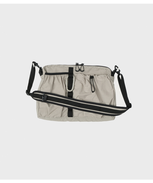 MMOGARDEN(エメモガーデン)の「mmo cross bag nylon slub (3colors)(メッセンジャーバッグ・レディース・ブラック/カーキ/グレイッシュベージュ・FREE)」の4枚目の写真
