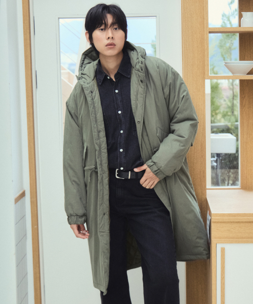 WEDNESDAY OASIS(ウェンズデーオアシス)の「M-65フィッシュテイルフードパディングミリタリーコート_KHAKI(ダウンジャケット/コート・メンズ・カーキ・LARGE/MEDIUM)」の1枚目の写真