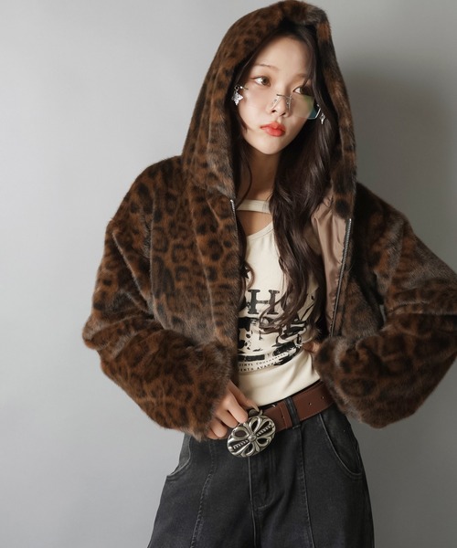 SPINNS(スピンズ)の「アニマル柄で主役級の可愛さ★フード付きショートファーブルゾン(ブルゾン・レディース・レオパード/アニマル・ONESIZE)」の9枚目の写真