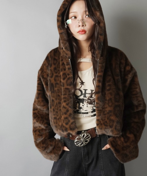 SPINNS(スピンズ)の「アニマル柄で主役級の可愛さ★フード付きショートファーブルゾン(ブルゾン・レディース・レオパード/アニマル・ONESIZE)」の8枚目の写真