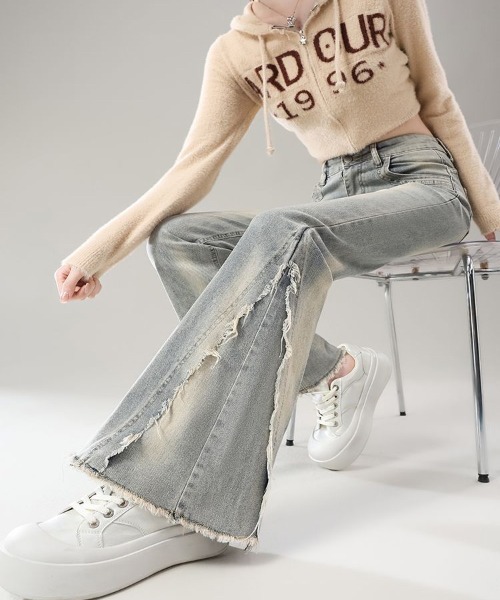 &soiree(アンドソワレ)の「フリンジ切り替えフレアデニムパンツ(デニムパンツ・レディース・ブルー・X-LARGE/LARGE/MEDIUM/SMALL/X-SMALL)」の7枚目の写真