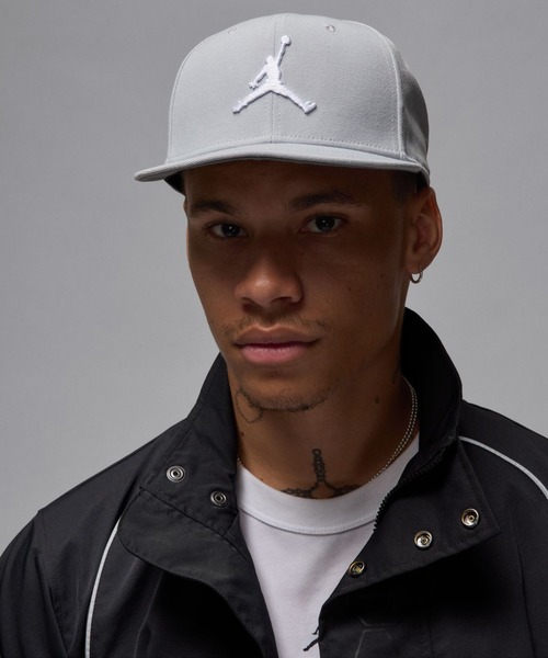 Jordan（ジョーダン）の「ジョーダン  ジョーダン PRO FB ジャンプ キャップ S（キャップ・メンズ・グレー/ホワイト・S/M/L）」の2枚目の写真