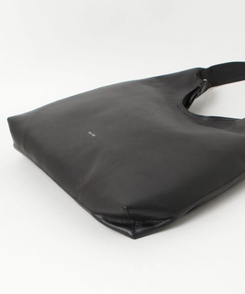 YArKA（ヤーカ）の「【YArKA/ヤーカ】real leather round design one handle big bag [wam10] / リアルレザーワンハンドルデザインビッグバッグ（トートバッグ・レディース・ブラック・FREE）」の15枚目の写真
