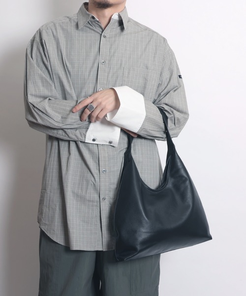 YArKA（ヤーカ）の「【YArKA/ヤーカ】real leather round design one handle big bag [wam10] / リアルレザーワンハンドルデザインビッグバッグ（トートバッグ・レディース・ブラック・FREE）」の12枚目の写真