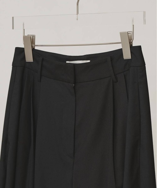TODAYFUL(トゥデイフル)の「【TODAYFUL/トゥデイフル】Lightweight Tuck Trousers/ライトウェイトタックトラウザーパンツ(スラックス・レディース・ダークブラウン/ブラック・38/36)」の6枚目の写真