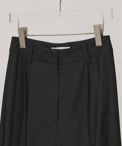 TODAYFUL(トゥデイフル)の「【TODAYFUL/トゥデイフル】Lightweight Tuck Trousers/ライトウェイトタックトラウザーパンツ(スラックス・レディース・ダークブラウン/ブラック・38/36)」の7枚目の写真