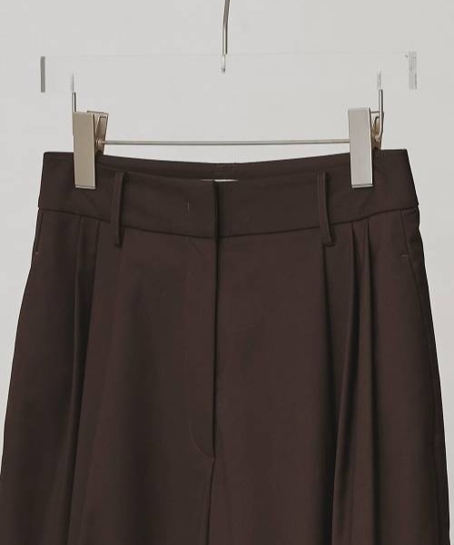 TODAYFUL(トゥデイフル)の「【TODAYFUL/トゥデイフル】Lightweight Tuck Trousers/ライトウェイトタックトラウザーパンツ(スラックス・レディース・ダークブラウン/ブラック・38/36)」の13枚目の写真
