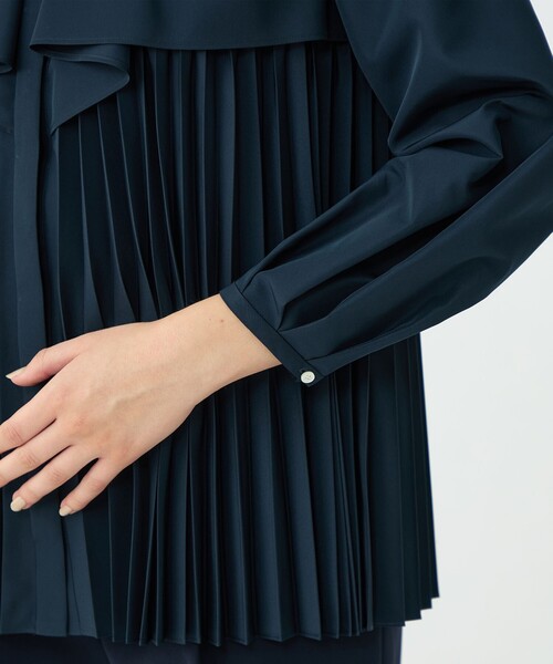 BALLSEY（ボールジィ）の「プリーツコンビ フロントドレープブラウス（シャツ/ブラウス・レディース・ホワイト/ネイビー・36）」の8枚目の写真