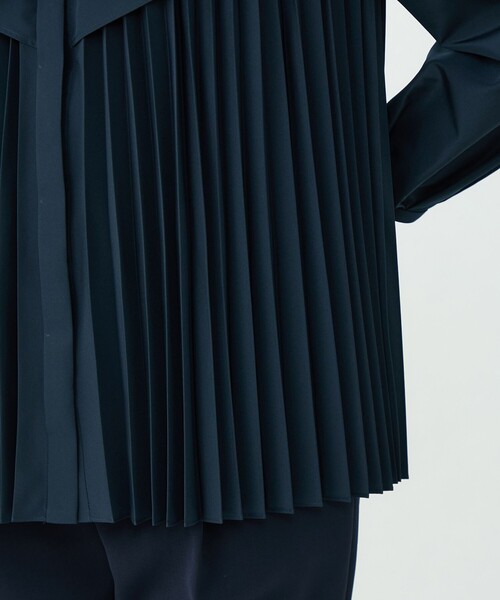 BALLSEY（ボールジィ）の「プリーツコンビ フロントドレープブラウス（シャツ/ブラウス・レディース・ホワイト/ネイビー・36）」の9枚目の写真