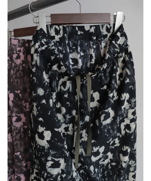 FIL DE FER（フィルデフェール）の「【予約】シャドウフラワープリント　イージーパンツ（その他パンツ・レディース・ピンク/ブラック・FREE）」の8枚目の写真