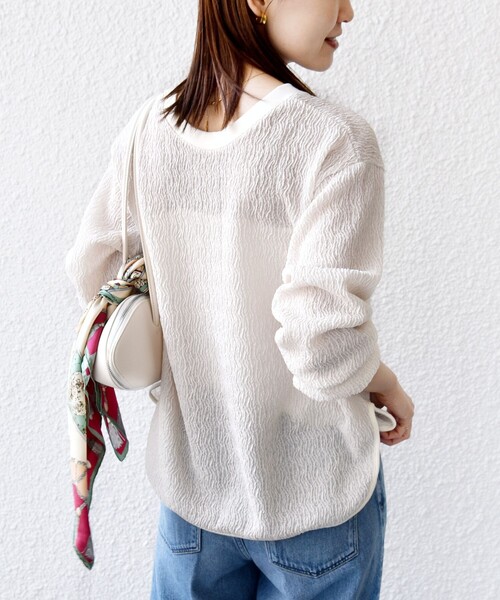 SHIPS(シップス)の「【WEB限定】〈手洗い可能〉ウェーブ クレープ ヘンリー 2WAY プルオーバー(Tシャツ/カットソー・レディース・ベージュ/ブラック/ナチュラル・ONE SIZE)」の12枚目の写真