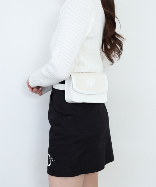 CECIL McBEE(セシルマクビー)の「Emblem Scope Case(ボディバッグ/ウエストポーチ・レディース・ピンク/ホワイト/ベージュ・F)」の1枚目の写真