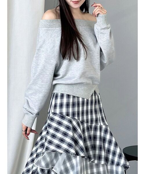 MERCURYDUO（マーキュリーデュオ）の「裏毛オフショルトップス（Tシャツ/カットソー・レディース・アイボリー/グレー・FREE）」の2枚目の写真