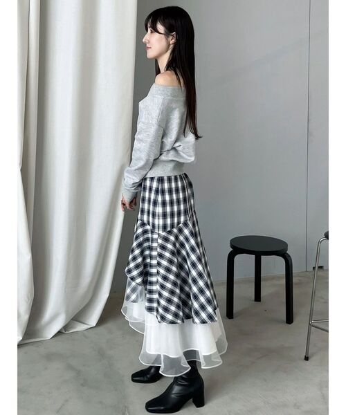 MERCURYDUO（マーキュリーデュオ）の「裏毛オフショルトップス（Tシャツ/カットソー・レディース・アイボリー/グレー・FREE）」の6枚目の写真