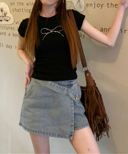 GLAMOROUS JANE（グラマラスジェーン）の「リボンラインストーン半袖Tシャツ（Tシャツ/カットソー・レディース・ホワイト/ブラック・FREE）」の3枚目の写真