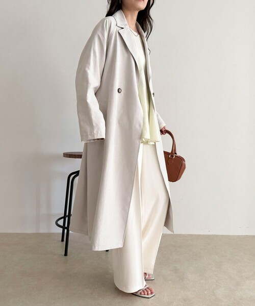 fredy emue（フレディエミュ）の「スウェードライクピーチコート（トレンチコート・レディース・ベージュ/グレイッシュベージュ・38）」の4枚目の写真