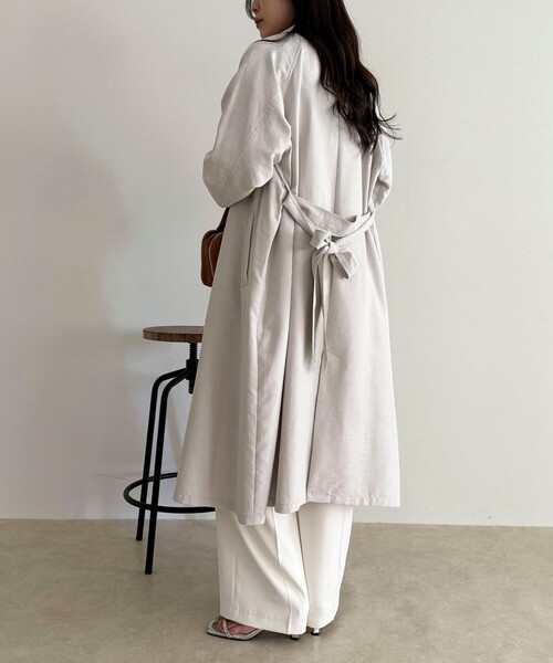 fredy emue（フレディエミュ）の「スウェードライクピーチコート（トレンチコート・レディース・ベージュ/グレイッシュベージュ・38）」の9枚目の写真