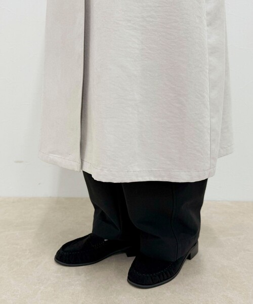 fredy emue（フレディエミュ）の「スウェードライクピーチコート（トレンチコート・レディース・ベージュ/グレイッシュベージュ・38）」の14枚目の写真