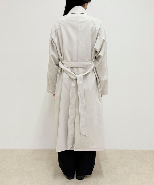 fredy emue（フレディエミュ）の「スウェードライクピーチコート（トレンチコート・レディース・ベージュ/グレイッシュベージュ・38）」の20枚目の写真