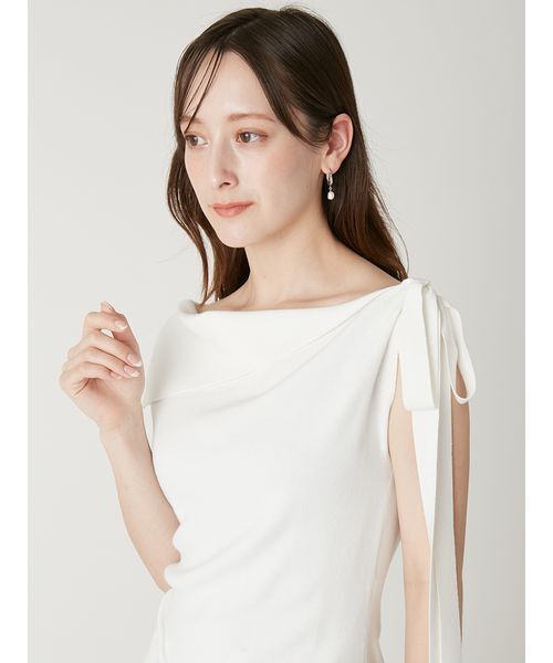 FRAY I.D（フレイアイディー）の「アシメネックドレープニット／ウォッシャブル（ニット/セーター・レディース・ホワイト/ブラック/ブルー・F）」の7枚目の写真