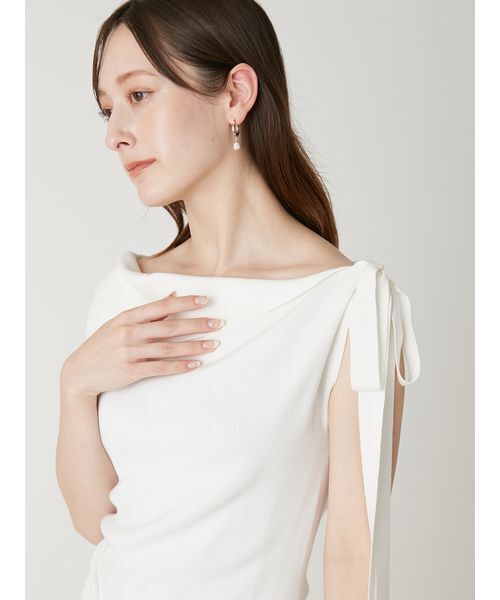 FRAY I.D（フレイアイディー）の「アシメネックドレープニット／ウォッシャブル（ニット/セーター・レディース・ホワイト/ブラック/ブルー・F）」の10枚目の写真