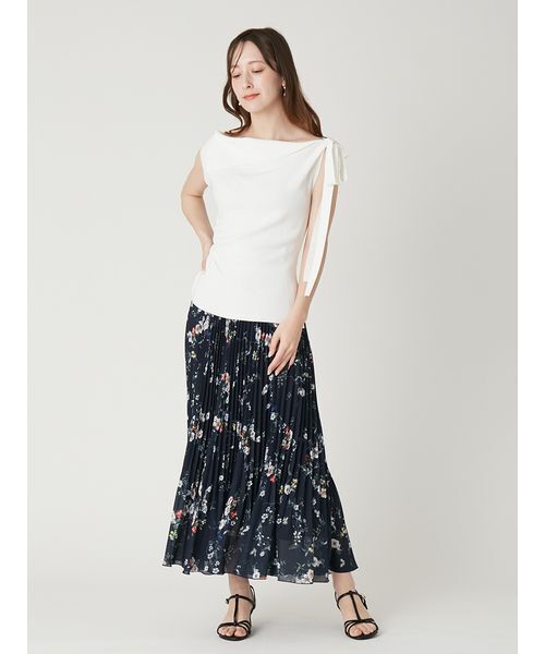 FRAY I.D（フレイアイディー）の「アシメネックドレープニット／ウォッシャブル（ニット/セーター・レディース・ホワイト/ブラック/ブルー・F）」の16枚目の写真