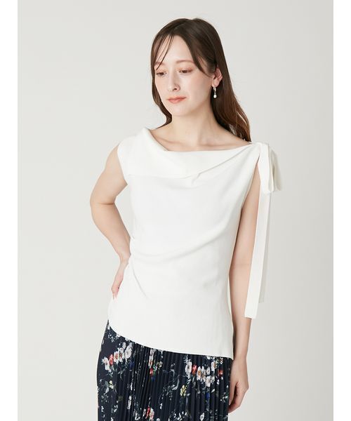 FRAY I.D（フレイアイディー）の「アシメネックドレープニット／ウォッシャブル（ニット/セーター・レディース・ホワイト/ブラック/ブルー・F）」の2枚目の写真