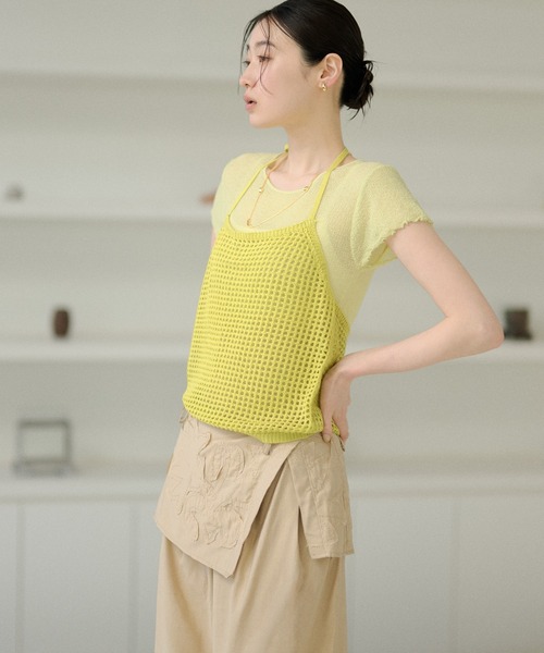 LAULEN（ローレン）の「mesh halter neck knit tops /メッシュホルターネックニットトップス（キャミソール・レディース・ブラック/イエロー/ブルー/アイボリー・FREE）」の4枚目の写真