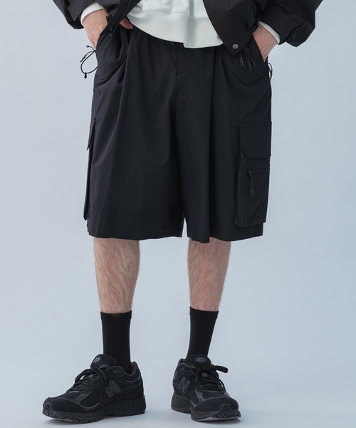 +phenix（プラスフェニックス）の「+phenix(プラスフェニックス) TECH WIDE CARGO SHORTS / テック ワイド カーゴショーツ（カーゴパンツ・メンズ・ブラック/ネイビー・XL/L/M）」の2枚目の写真