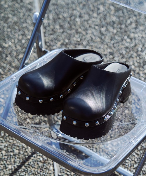 JOSE MOON（ジョゼムーン）の「STUDS VOLUME SOLE SABO/スタッズボリュームソールサボ（サンダル・レディース・ブラック・35/37/39）」の2枚目の写真