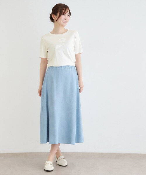LAURA ASHLEY(ローラアシュレイ)の「【接触冷感/UVカット/洗える/立体モチーフ/コットン100%】ランズウィック柄Tシャツ(Tシャツ/カットソー・レディース・サックスブルー系/ブラック系/ホワイト系3・40/38)」の5枚目の写真