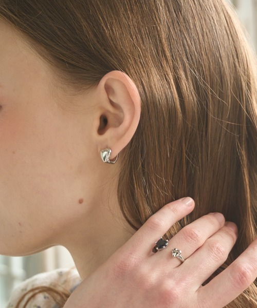 Birthday room(バースデイルーム)の「ハートモチーフピアス/Heart motif earrings(ピアス(両耳用)・レディース・ゴールド/シルバー・FREE)」の4枚目の写真