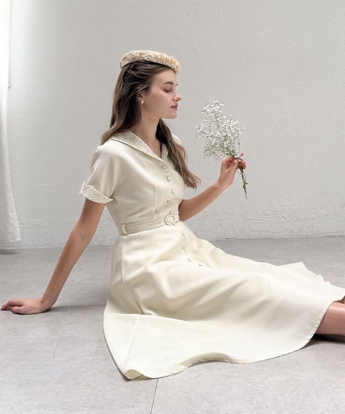 an another angelus（アンアナザーアンジェラス）の「レース使いオープンカラーワンピース/fint フィント（ワンピース・レディース・ライトグリーン/クリーム・FREE）」の4枚目の写真