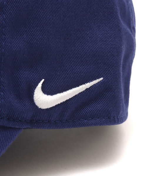NIKE(ナイキ)の「NIKE CLUB UNSTRUCTURED ORGANIC COTTON CAP / ナイキ クラブ アンストラクチャード オーガニックコットン キャップ【SP】(キャップ・メンズ・ブルー・M/L)」の4枚目の写真