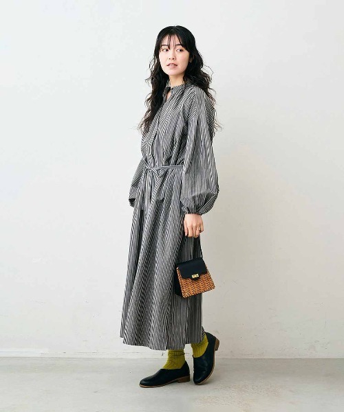 Live in comfort(リブインコンフォート)の「リブ イン コンフォート 人気スタイリスト石上美津江さんとつくった ざばっと着られてアウターにもなる2ーWAYワンピース〈スミクロストライプ〉(ワンピース・レディース・スミクロ・LL/L/M/MP/3L/S)」の2枚目の写真