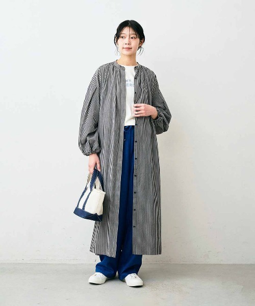 Live in comfort(リブインコンフォート)の「リブ イン コンフォート 人気スタイリスト石上美津江さんとつくった ざばっと着られてアウターにもなる2ーWAYワンピース〈スミクロストライプ〉(ワンピース・レディース・スミクロ・LL/L/M/MP/3L/S)」の3枚目の写真