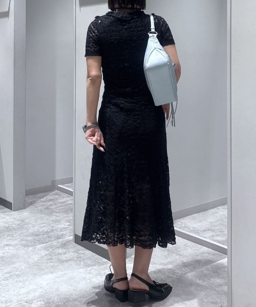 MOUSSY(マウジー)の「CUT LACE ASYMMETRY ドレス(ワンピース・レディース・ダークブラウン/アイボリー/ブラック・1/2)」の20枚目の写真