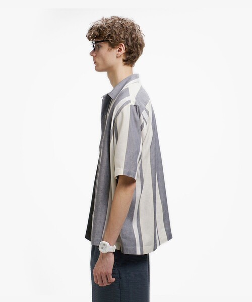 LACOSTE(ラコステ)の「ビッグストライプ リネンブレンドオープンカラーシャツ(シャツ/ブラウス・メンズ・ネイビー/アイボリー・38/41/39/40)」の21枚目の写真