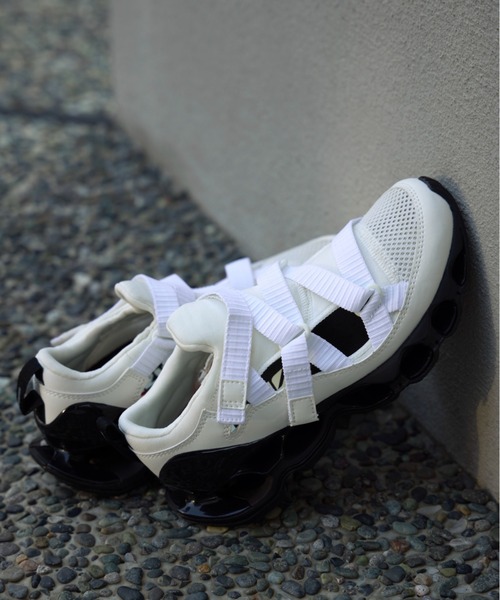 MIZUNO(ミズノ )の「WAVE PROPHECY STRAP D1GA251905(サンダル・メンズ・ホワイト・24.0cm/29.0cm/28.5cm/28.0cm/27.5cm/27.0cm/26.5cm/26.0cm/25.5cm/25.0cm/24.5cm/23.5cm/23.0cm)」の2枚目の写真