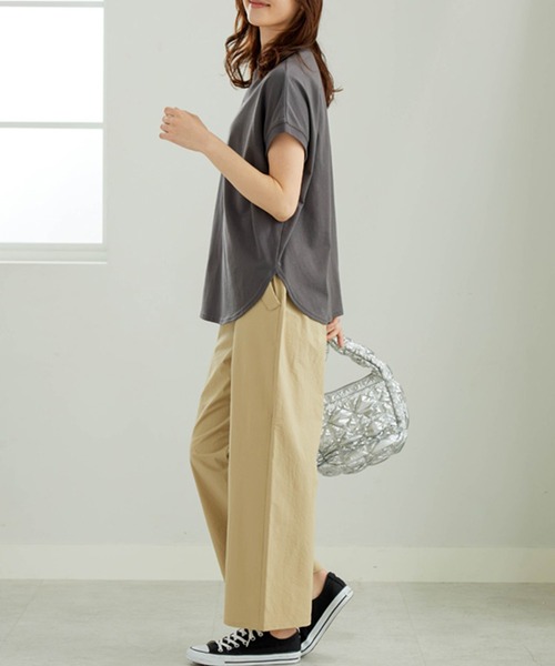 BELLUNA PLUS（ベルーナ）の「サラリ綿混！ゆったりドルマンプルオーバー（Tシャツ/カットソー・レディース・グレイッシュブルー/ピンク/オフホワイト/ブラウン/チャコール・X-LARGE/MEDIUM/LARGE）」の14枚目の写真