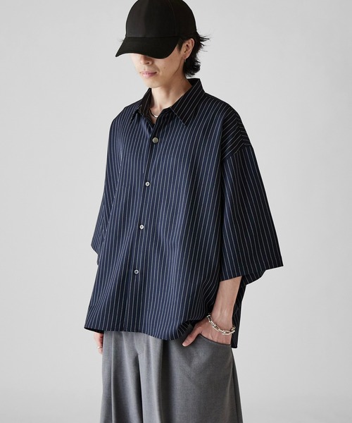 Lui's(ルイス)の「【Neucon】WIDE SLEEVE PINSTRIPE OVER SHIRT / ワイドスリーブピンストライプオーバーシャツ(シャツ/ブラウス・メンズ・ブラック/ホワイト/ネイビー・1/2)」の11枚目の写真