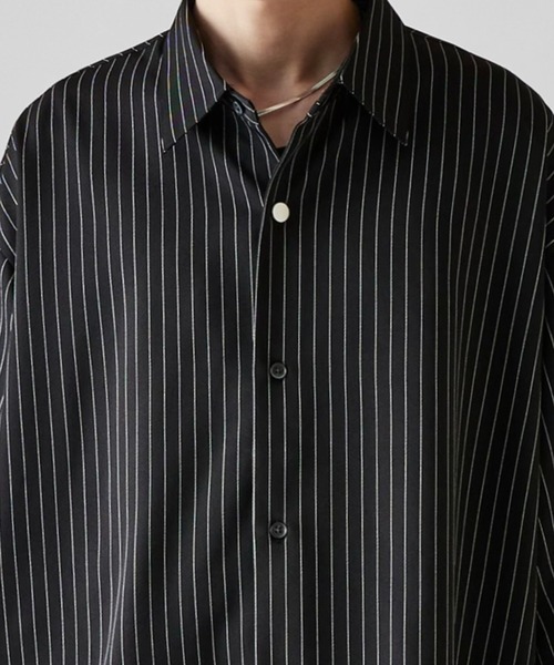 Lui's(ルイス)の「【Neucon】WIDE SLEEVE PINSTRIPE OVER SHIRT / ワイドスリーブピンストライプオーバーシャツ(シャツ/ブラウス・メンズ・ブラック/ホワイト/ネイビー・1/2)」の6枚目の写真