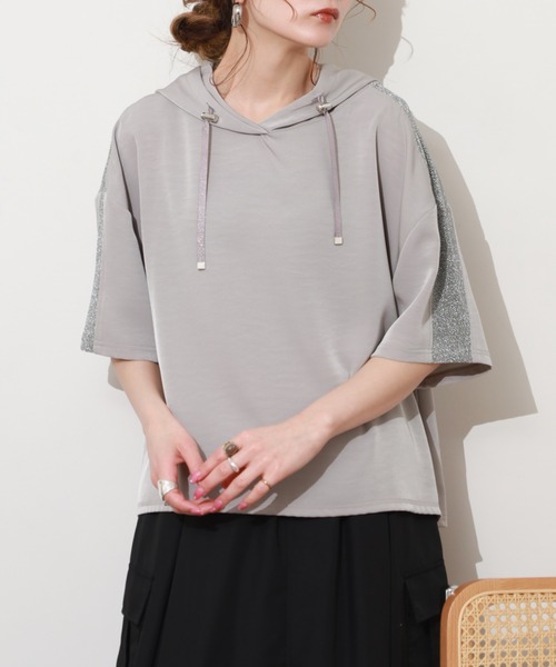 EGLANTINE(エグランティーヌ)の「EGLANTINE フーディラメプルオーバー 半袖(Tシャツ/カットソー・レディース・ネイビー/グレイッシュベージュ・38)」の5枚目の写真