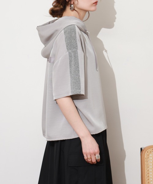 EGLANTINE(エグランティーヌ)の「EGLANTINE フーディラメプルオーバー 半袖(Tシャツ/カットソー・レディース・ネイビー/グレイッシュベージュ・38)」の20枚目の写真
