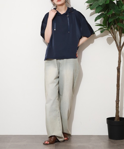 EGLANTINE(エグランティーヌ)の「EGLANTINE フーディラメプルオーバー 半袖(Tシャツ/カットソー・レディース・ネイビー/グレイッシュベージュ・38)」の15枚目の写真