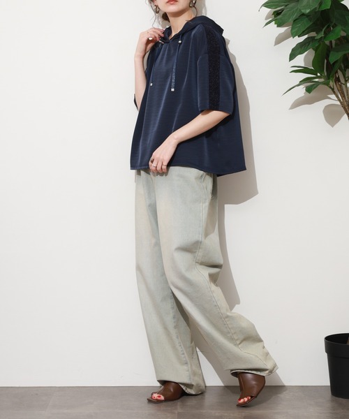 EGLANTINE(エグランティーヌ)の「EGLANTINE フーディラメプルオーバー 半袖(Tシャツ/カットソー・レディース・ネイビー/グレイッシュベージュ・38)」の16枚目の写真