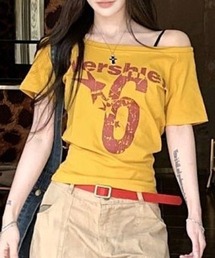 Vipoa（ヴィポア）の「AmericanロゴワンショルTシャツ（Tシャツ/カットソー）」