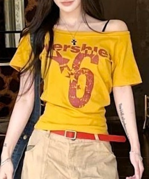 Vipoa(ヴィポア)の「AmericanロゴワンショルTシャツ(Tシャツ/カットソー・レディース・イエロー/ネイビー/グレー/ホワイト・FREE)」の4枚目の写真